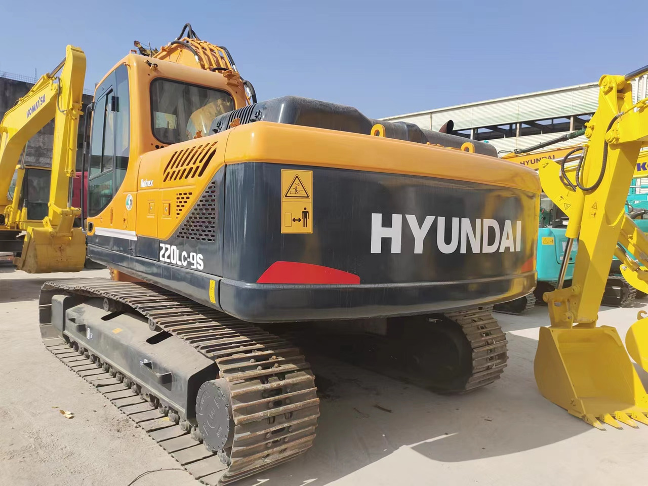 HYUNDAI 220LC-9S  305LC-9T 385LC-9T - Crawler excavator: picture 2 HYUNDAI 220LC-9S  305LC-9T 385LC-9T - Crawler excavator: picture 2