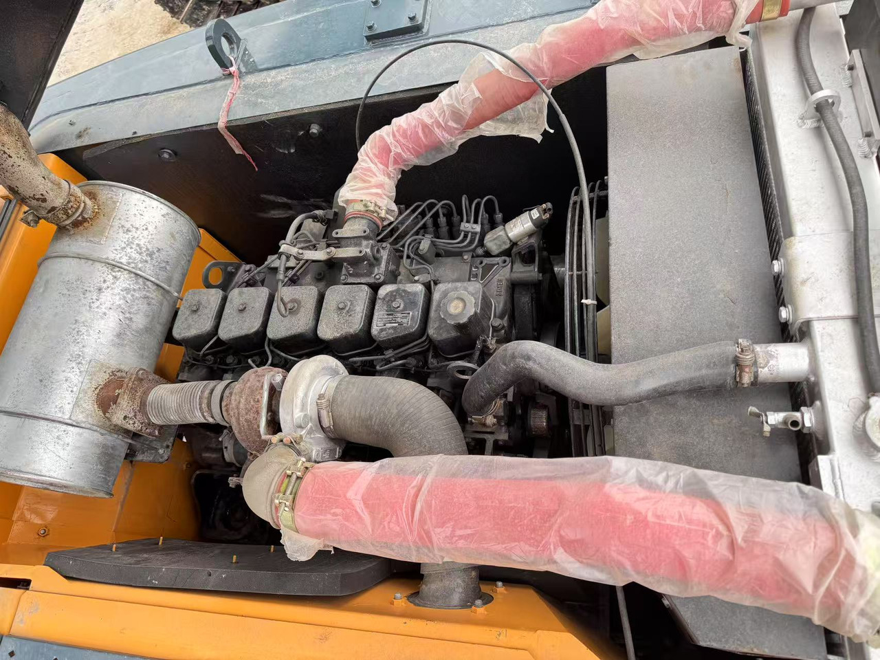 HYUNDAI R220LC-9S - Crawler excavator: picture 5 HYUNDAI R220LC-9S - Crawler excavator: picture 5