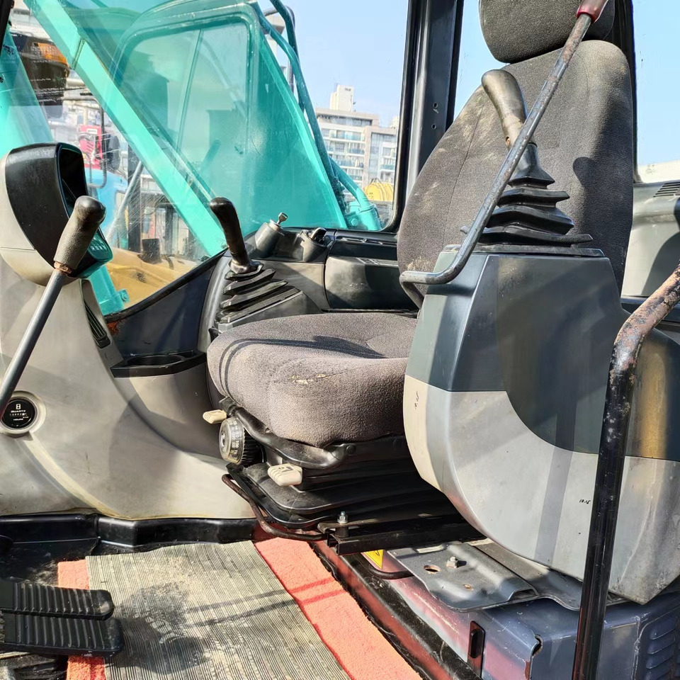 Crawler excavator KOBELCO SK140LC-8: picture 6