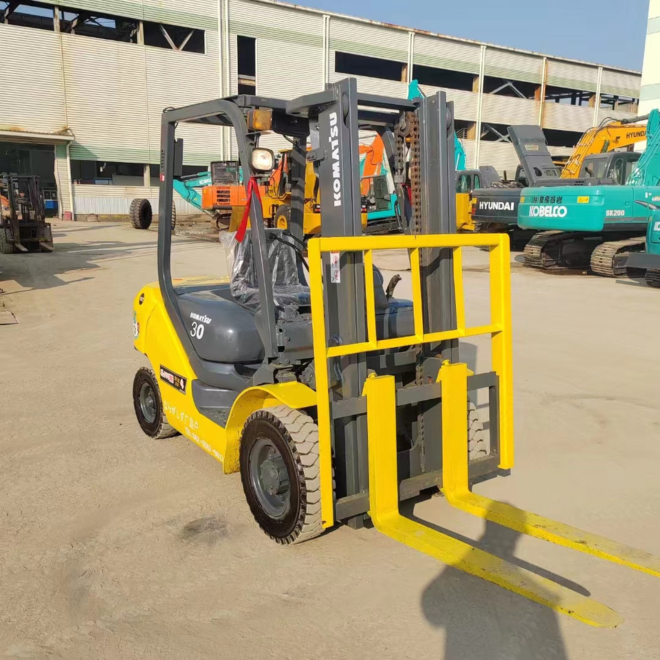 KOMATSU FD30 - Diesel forklift: picture 1 KOMATSU FD30 - Diesel forklift: picture 1