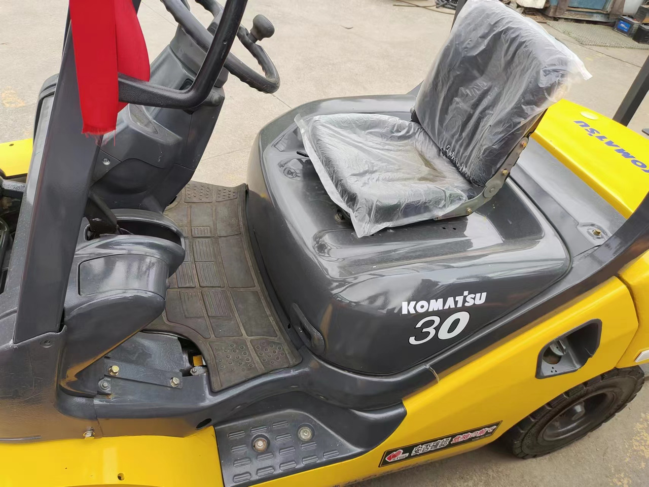 KOMATSU FD30 - Diesel forklift: picture 2 KOMATSU FD30 - Diesel forklift: picture 2