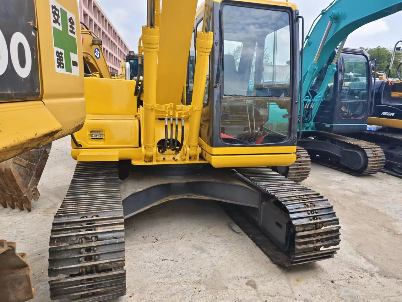 KOMATSU PC120-6 - Crawler excavator: picture 4 KOMATSU PC120-6 - Crawler excavator: picture 4