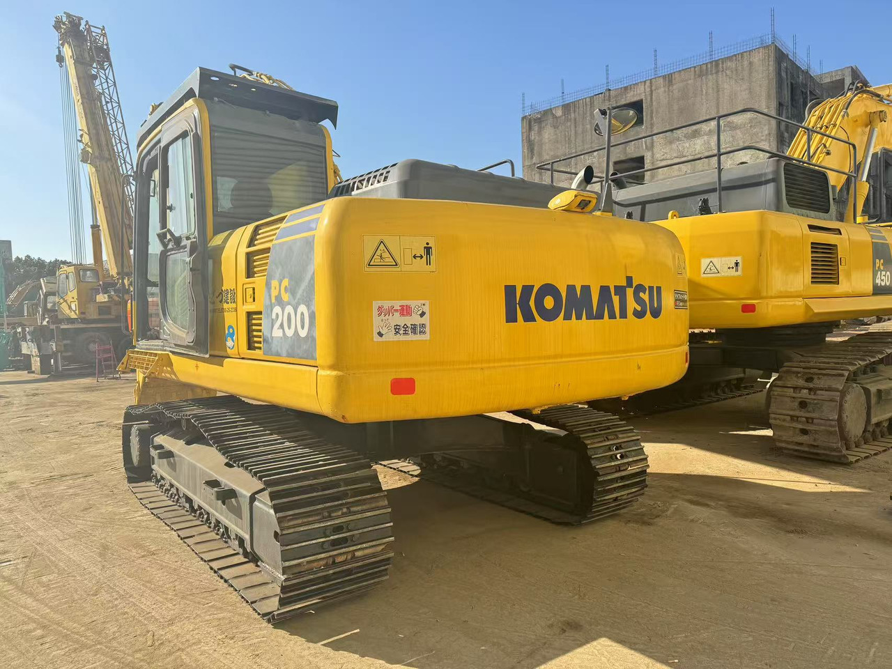 KOMATSU PC200-8 - Crawler excavator: picture 3 KOMATSU PC200-8 - Crawler excavator: picture 3