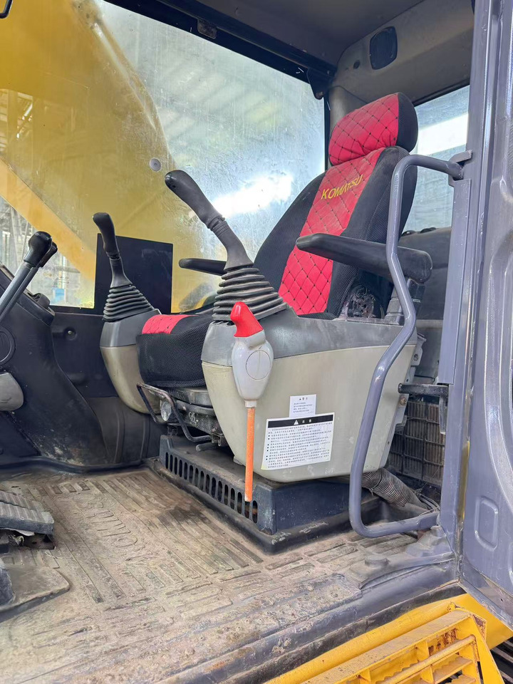 KOMATSU PC200-8 - Crawler excavator: picture 3 KOMATSU PC200-8 - Crawler excavator: picture 3