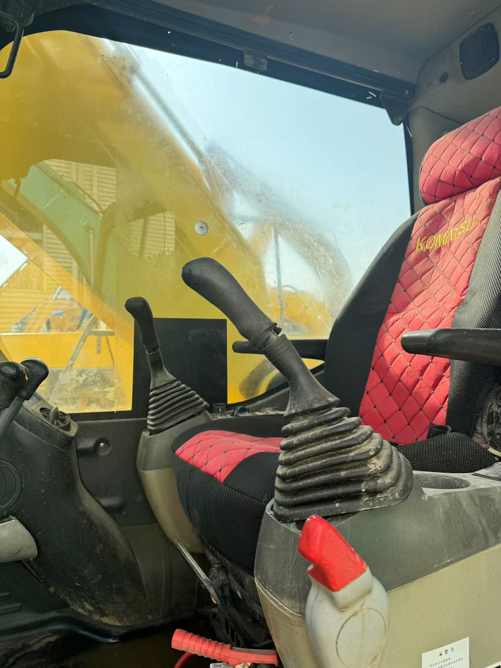 KOMATSU PC200-8 - Crawler excavator: picture 4 KOMATSU PC200-8 - Crawler excavator: picture 4