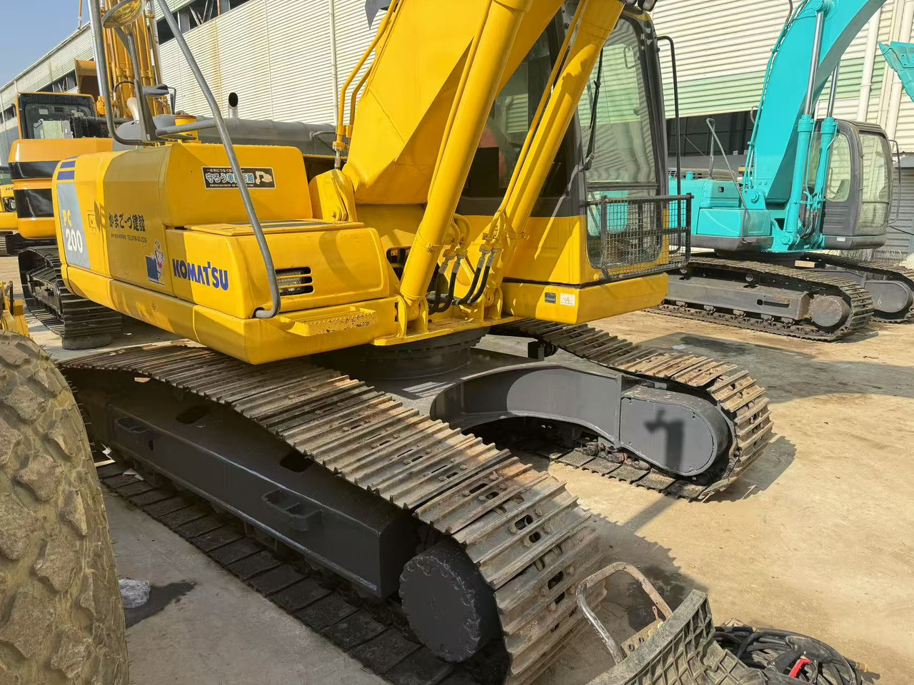KOMATSU PC200-8 - Crawler excavator: picture 2 KOMATSU PC200-8 - Crawler excavator: picture 2