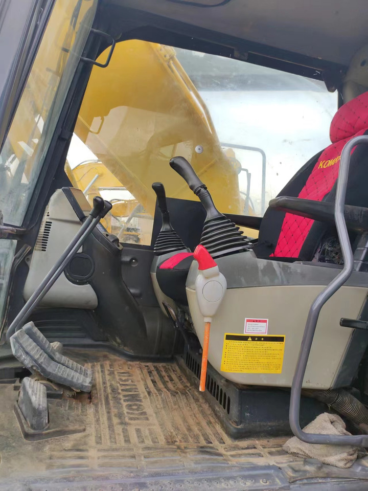 KOMATSU PC200-8 - Crawler excavator: picture 4 KOMATSU PC200-8 - Crawler excavator: picture 4