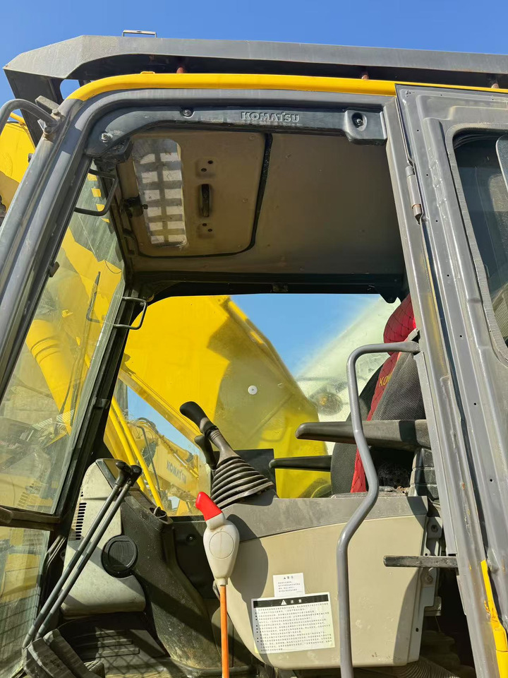 KOMATSU PC200-8 - Crawler excavator: picture 5 KOMATSU PC200-8 - Crawler excavator: picture 5