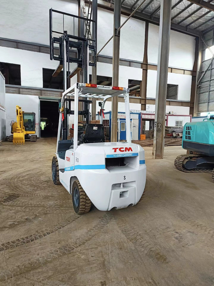 TCM FD30 - Diesel forklift: picture 3 TCM FD30 - Diesel forklift: picture 3