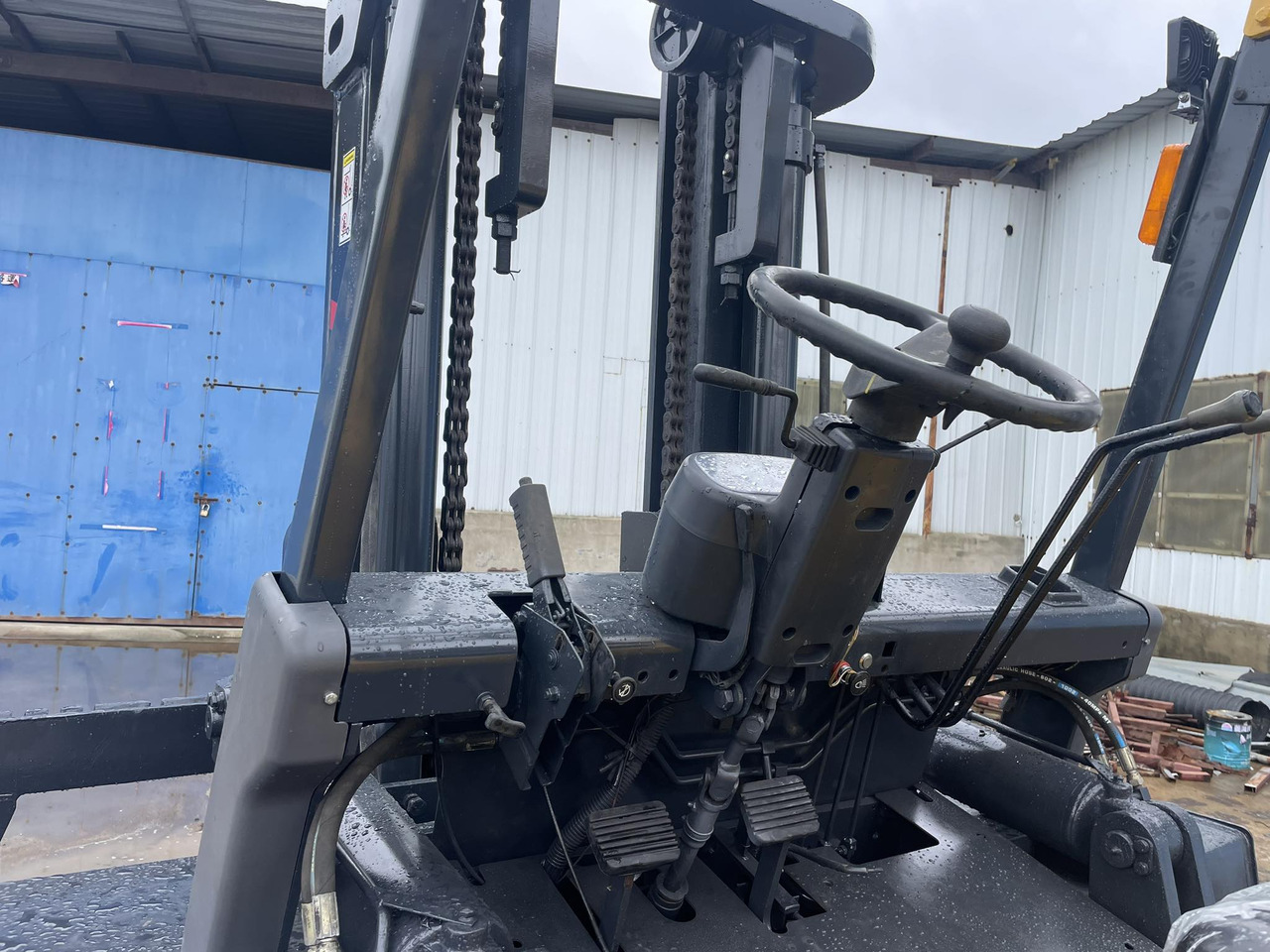 Electric forklift TCM FD70: picture 6