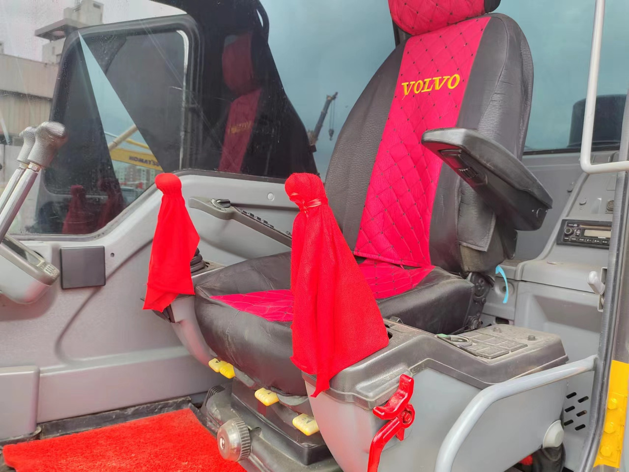 VOLVO EC240 - Crawler excavator: picture 3 VOLVO EC240 - Crawler excavator: picture 3