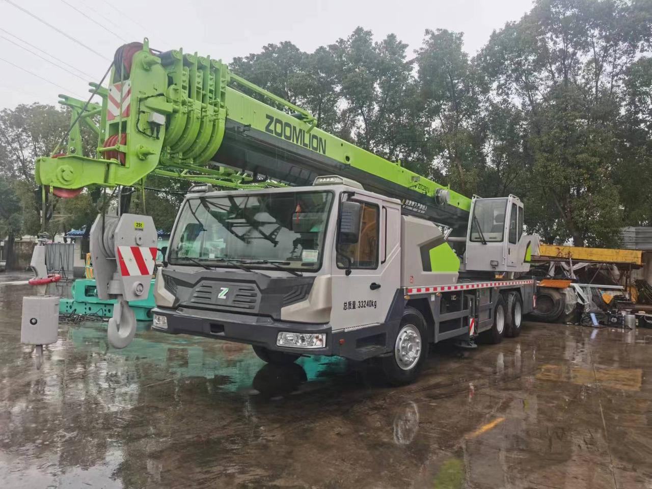 ZOOMLION ZTC 251V - Crane: picture 1 ZOOMLION ZTC 251V - Crane: picture 1