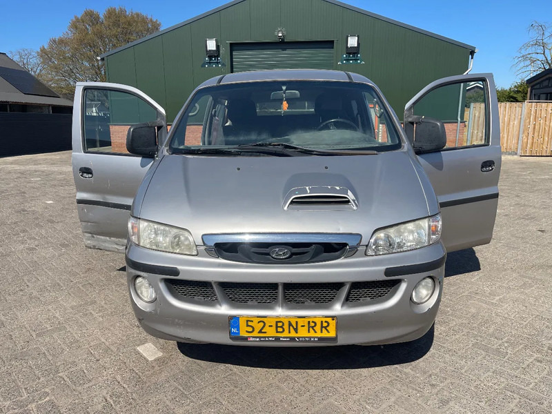Hyundai H200 BUS - Small van: picture 2 Hyundai H200 BUS - Small van: picture 2