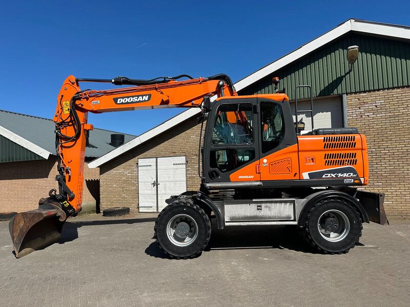 Doosan DX140W-5 DX140W-5 - Wheel excavator: picture 2 Doosan DX140W-5 DX140W-5 - Wheel excavator: picture 2