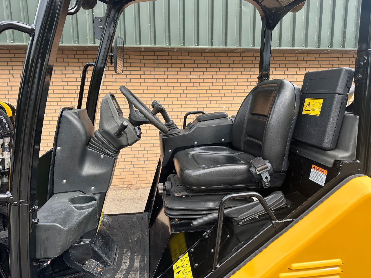 Wheel loader Gehl AL550: picture 11