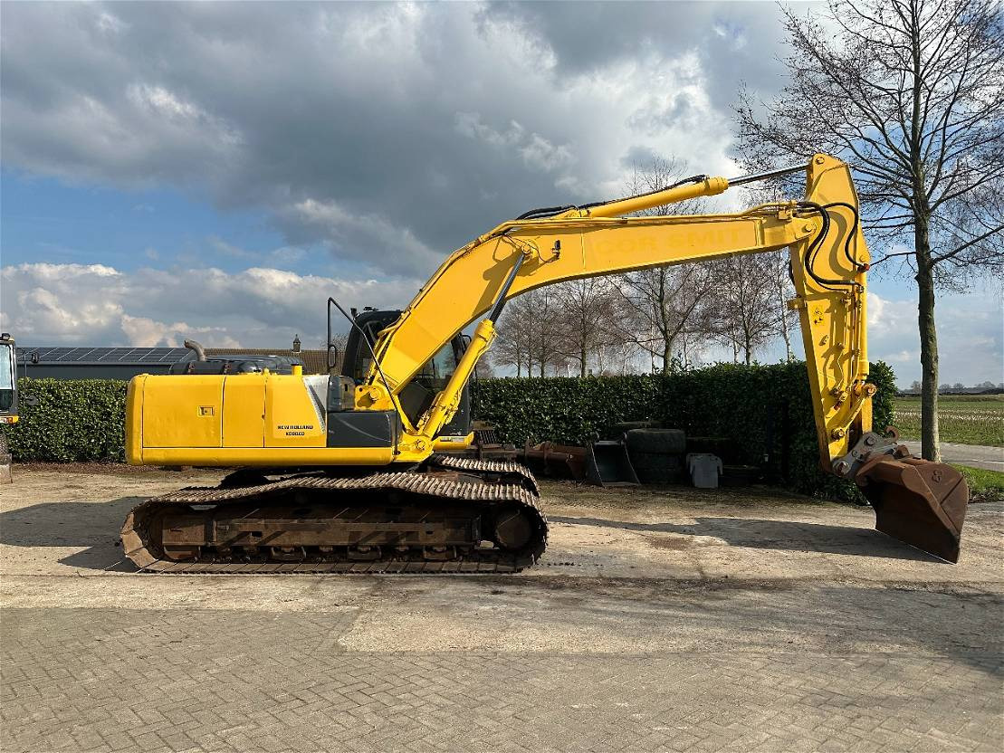 New Holland E215 - Crawler excavator: picture 3 New Holland E215 - Crawler excavator: picture 3