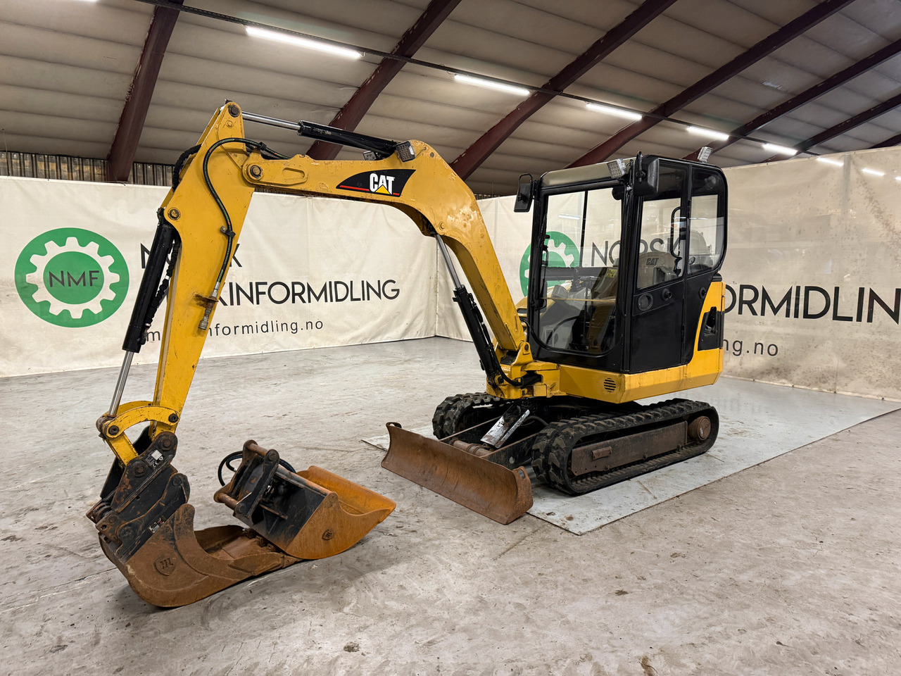 Cat 302,5 - Mini excavator: picture 1 Cat 302,5 - Mini excavator: picture 1