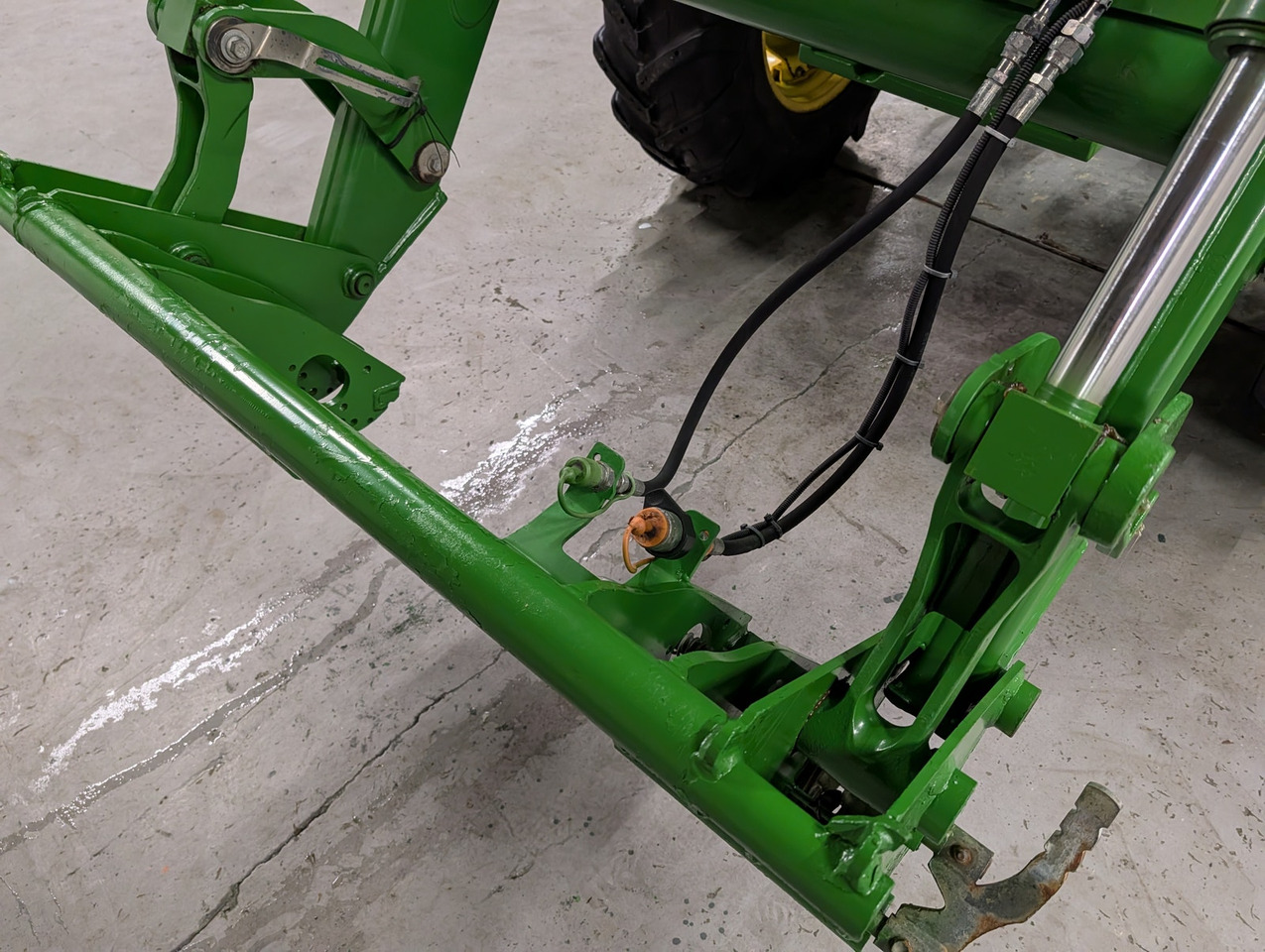 Leasing of  John Deere 5085M John Deere 5085M: picture 10