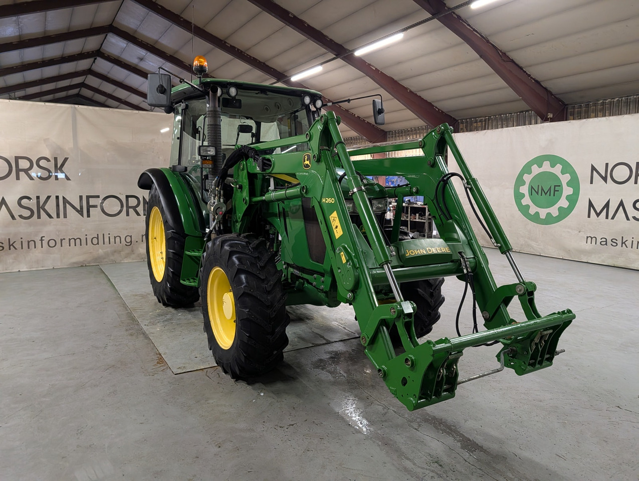 Leasing of  John Deere 5085M John Deere 5085M: picture 7