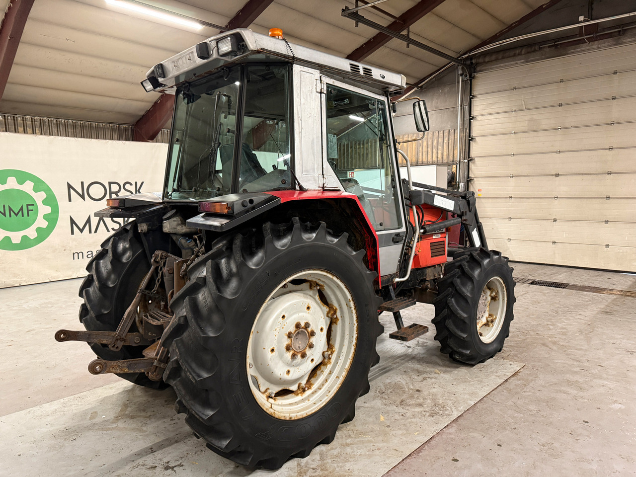 Massey Ferguson 3050 - Farm tractor: picture 5 Massey Ferguson 3050 - Farm tractor: picture 5