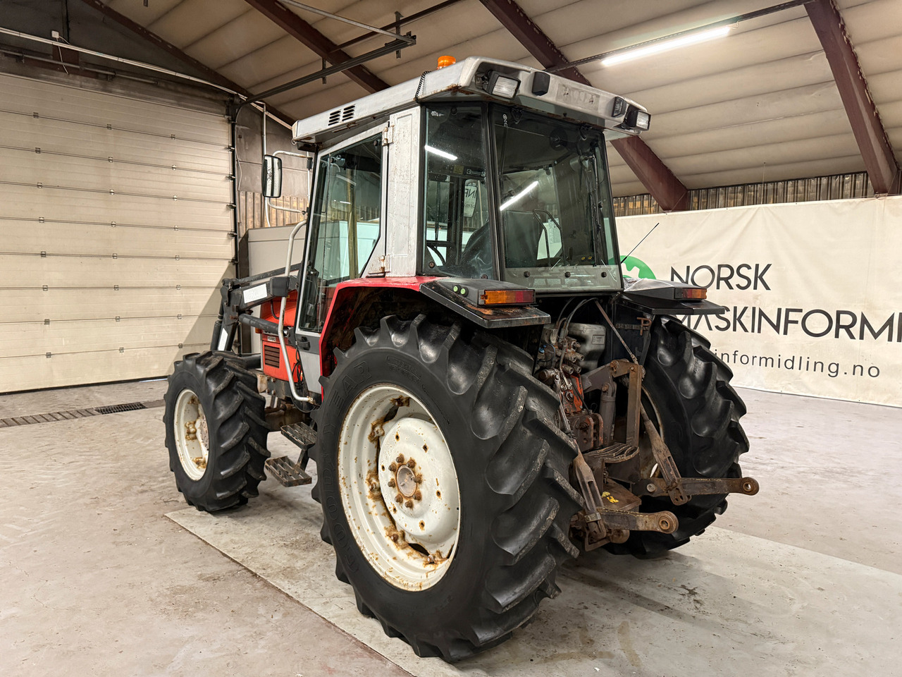 Massey Ferguson 3050 - Farm tractor: picture 3 Massey Ferguson 3050 - Farm tractor: picture 3