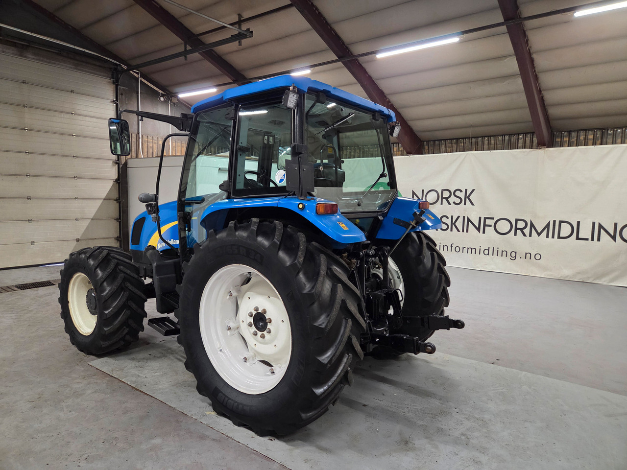 New Holland T5060 #Fin 1 eiers traktor - Farm tractor: picture 3 New Holland T5060 #Fin 1 eiers traktor - Farm tractor: picture 3