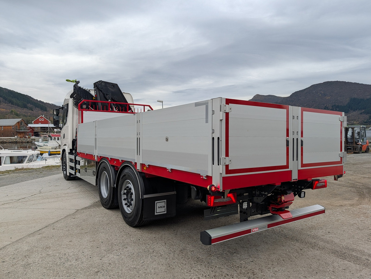 Scania G420 6x2 med HIAB 232-E5 Hipro og MCE påbygg - Dropside/ Flatbed truck, Crane truck: picture 5 Scania G420 6x2 med HIAB 232-E5 Hipro og MCE påbygg - Dropside/ Flatbed truck, Crane truck: picture 5