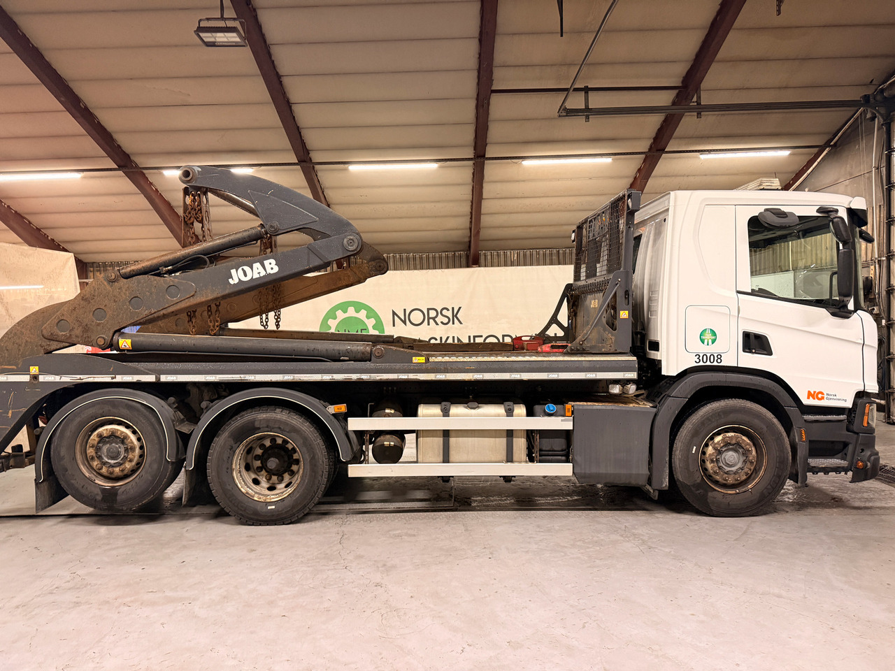 Scania P410 - Skip loader truck: picture 5 Scania P410 - Skip loader truck: picture 5