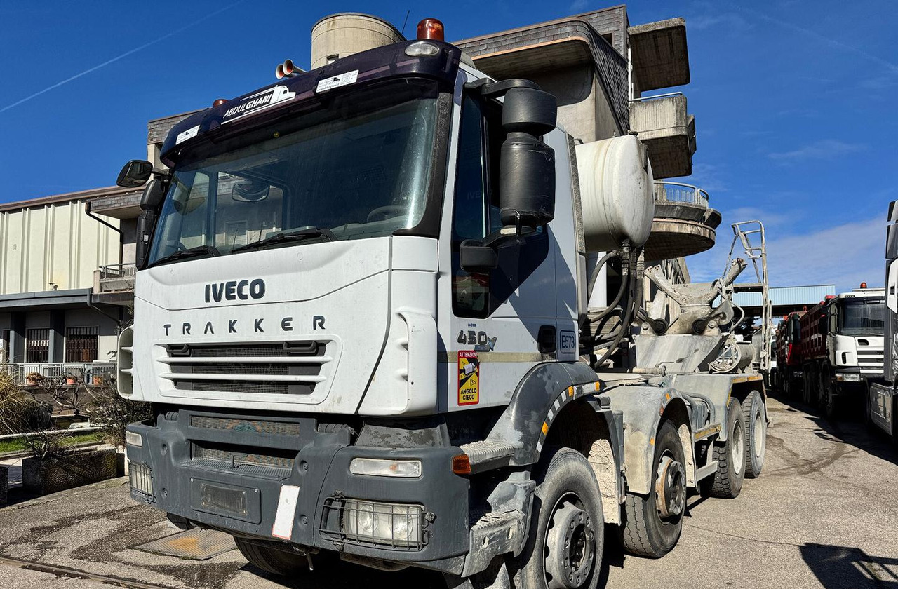 IVECO Magirus Trakker A410T/E4 - 8X4 - Concrete mixer truck: picture 2 IVECO Magirus Trakker A410T/E4 - 8X4 - Concrete mixer truck: picture 2