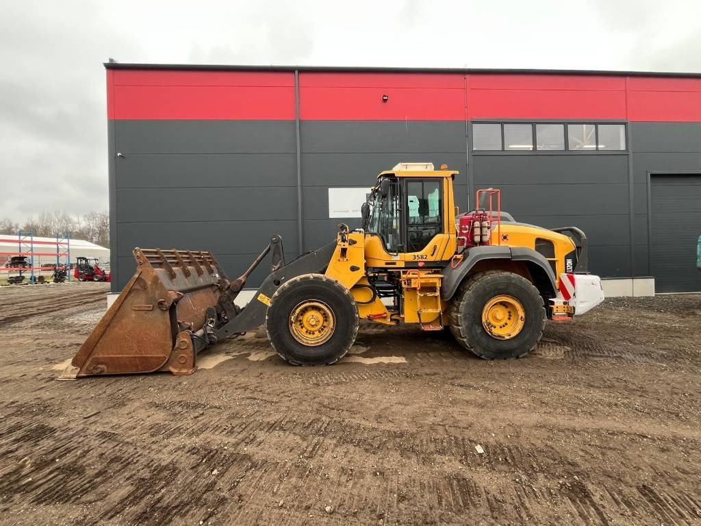 Volvo L 120 H - Wheel loader: picture 4 Volvo L 120 H - Wheel loader: picture 4