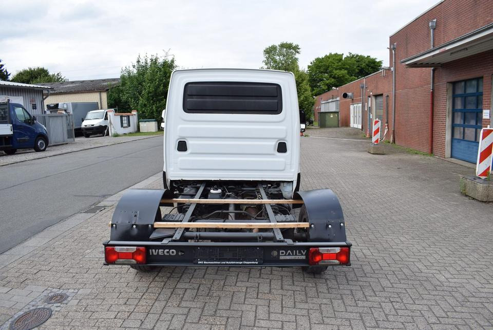 Cab chassis truck, Van Iveco Daily 35 S21 3,0 Automatik Luftfederung Tempomat: picture 6