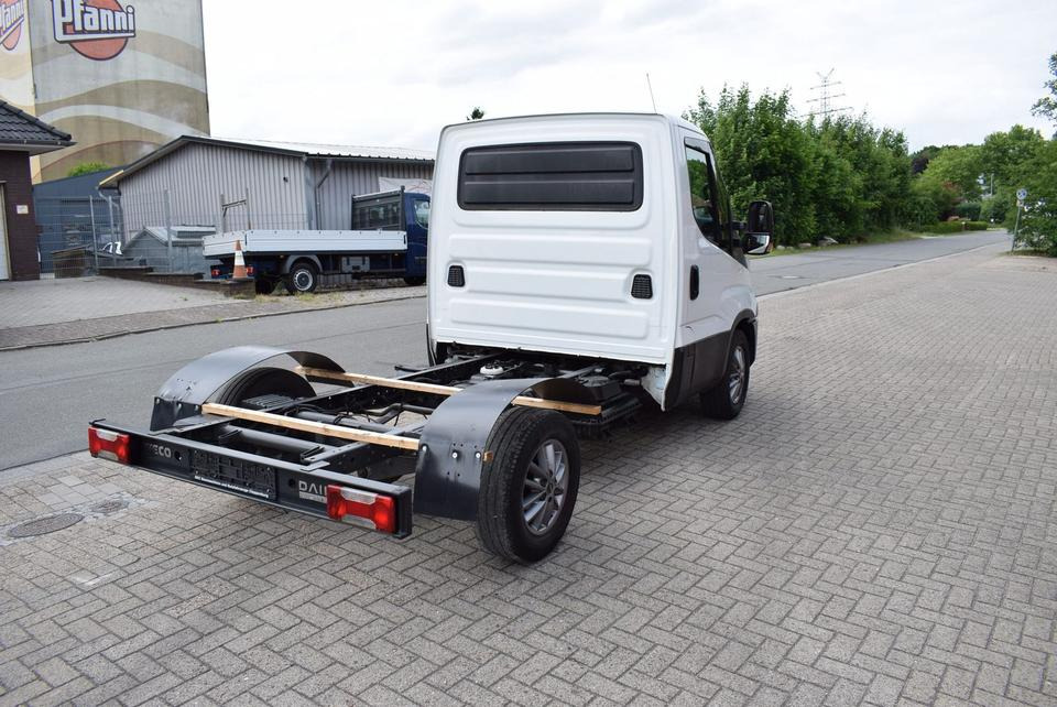 Cab chassis truck, Van Iveco Daily 35 S21 3,0 Automatik Luftfederung Tempomat: picture 7