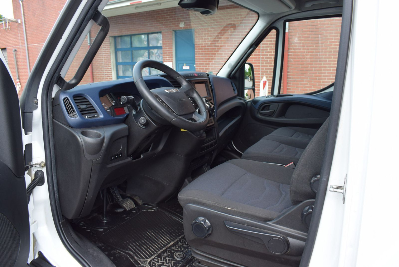 Cab chassis truck Iveco Daily 35 S21 3,0 Automatik Luftfederung Tempomat: picture 17