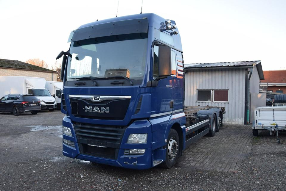 MAN TGX XXL 460 Retarder Standklima MOTORSCHADEN !!! - Container transporter/ Swap body truck: picture 2 MAN TGX XXL 460 Retarder Standklima MOTORSCHADEN !!! - Container transporter/ Swap body truck: picture 2