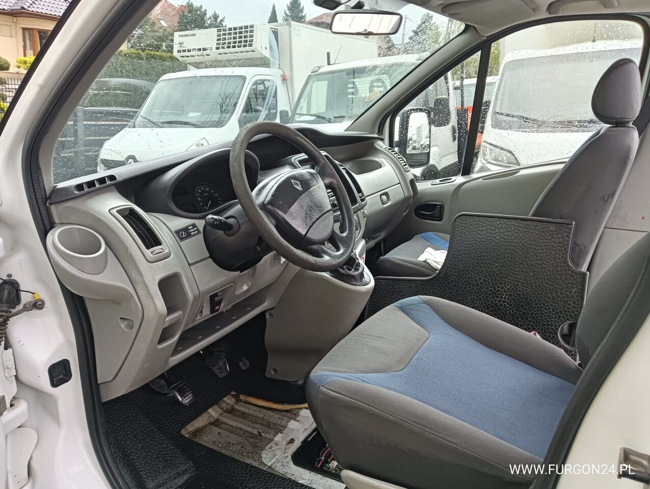 Van RENAULT TRAFIC PLATFORMA DO ZABUDOWY NR 924: picture 7 Van RENAULT TRAFIC PLATFORMA DO ZABUDOWY NR 924: picture 7