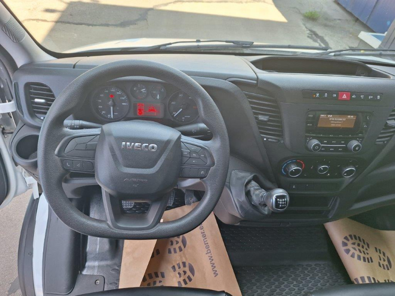 Leasing of IVECO Daily 35C16 tipper IVECO Daily 35C16 tipper: picture 7
