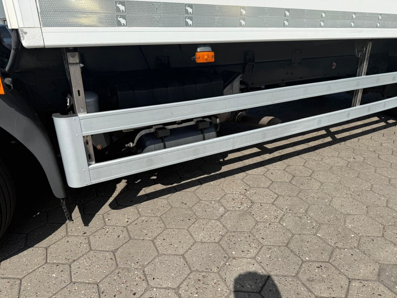 Refrigerator truck Volvo FL 240 Carrier Easy Cold+Hebebühne: picture 12