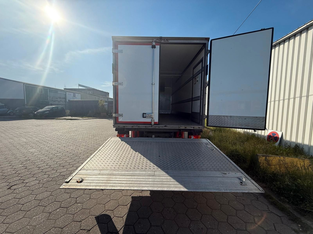 Volvo FL 42 R 240 +Thermoking T-880R+Kamera - Refrigerator truck: picture 4 Volvo FL 42 R 240 +Thermoking T-880R+Kamera - Refrigerator truck: picture 4