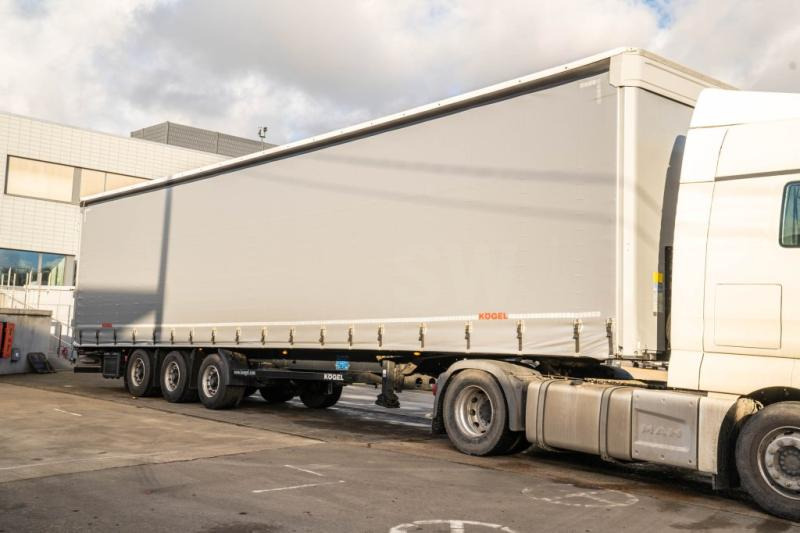 KOGEL S24-1 - TAUT MEGA-H=3m - Curtainsider semi-trailer: picture 2 KOGEL S24-1 - TAUT MEGA-H=3m - Curtainsider semi-trailer: picture 2