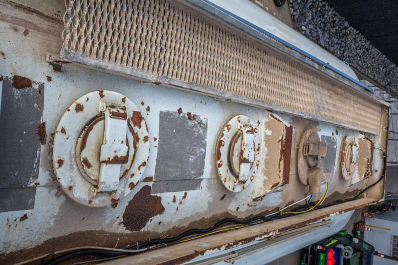 Renault KERAX 370-6X4+16000L/5COMP - Tank truck: picture 5 Renault KERAX 370-6X4+16000L/5COMP - Tank truck: picture 5