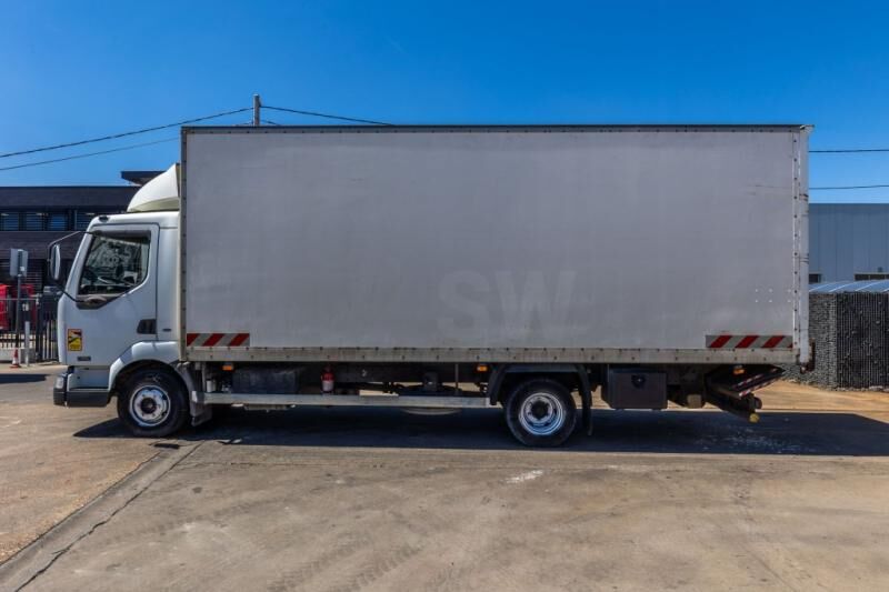 Renault MIDLUM 180 DCI - Box truck: picture 2 Renault MIDLUM 180 DCI - Box truck: picture 2