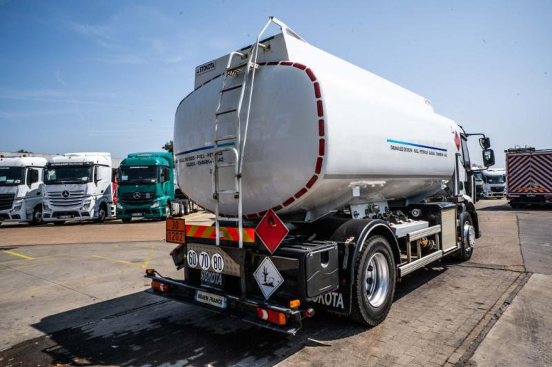 Renault MIDLUM 270 DXI + STOKOTA 14000L /4 COMP - Tank truck: picture 4 Renault MIDLUM 270 DXI + STOKOTA 14000L /4 COMP - Tank truck: picture 4