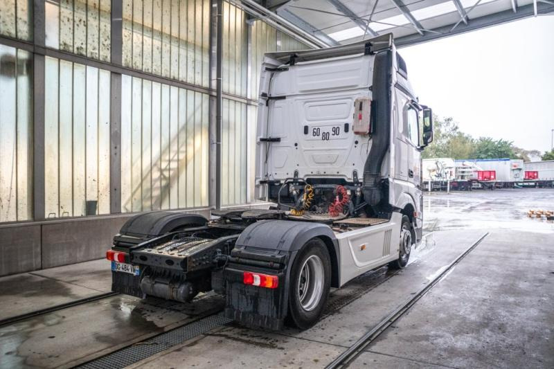 Mercedes ACTROS 1845LS+E6+VOITH - Tractor unit: picture 3 Mercedes ACTROS 1845LS+E6+VOITH - Tractor unit: picture 3
