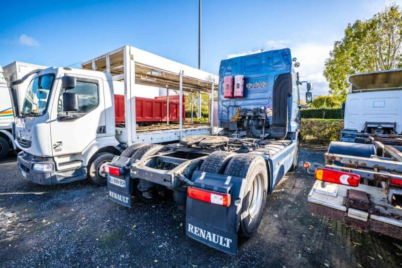 Renault PREMIUM 450 DXI+VOITH+ problème moteur - Tractor unit: picture 4 Renault PREMIUM 450 DXI+VOITH+ problème moteur - Tractor unit: picture 4
