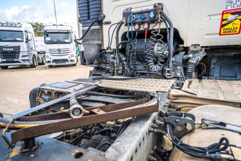 Tractor unit Volvo FMX 460 GLOB + HYDR: picture 8