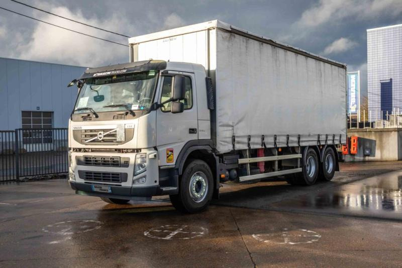Volvo FM 330-6x2-E5+10 pneus/tires+INTARDER - Curtainsider truck: picture 1 Volvo FM 330-6x2-E5+10 pneus/tires+INTARDER - Curtainsider truck: picture 1