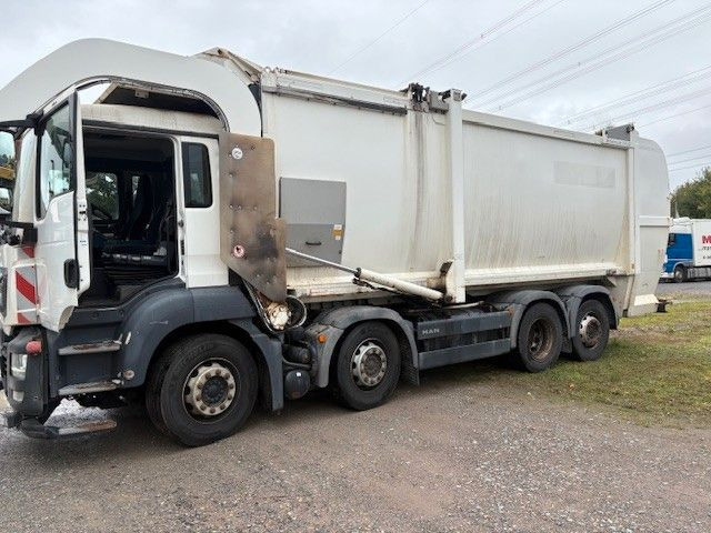 MAN 35.360 8x2 - Garbage truck: picture 2 MAN 35.360 8x2 - Garbage truck: picture 2