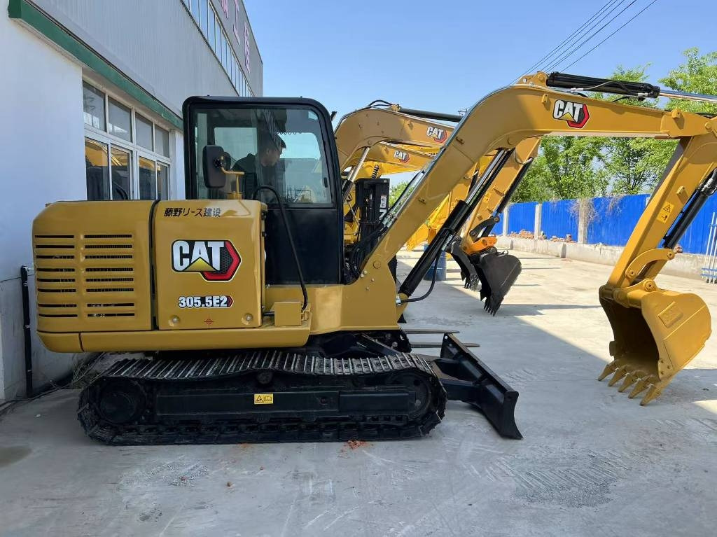 CAT 305.5E2 - Mini excavator: picture 1 CAT 305.5E2 - Mini excavator: picture 1
