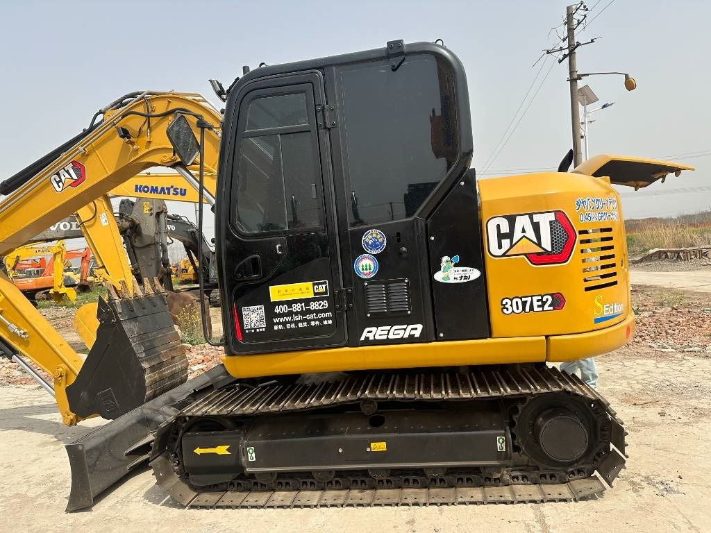 CAT 307E2 - Mini excavator: picture 2 CAT 307E2 - Mini excavator: picture 2