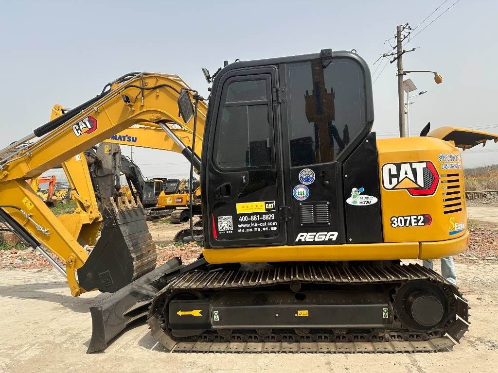 CAT 307E2 - Mini excavator: picture 3 CAT 307E2 - Mini excavator: picture 3